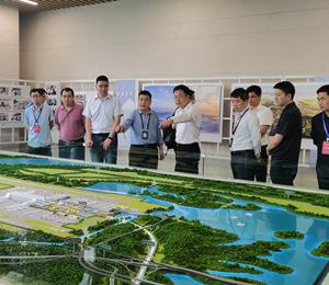 省科技厅副厅长吴骏一行赴鄂州花湖机场调研